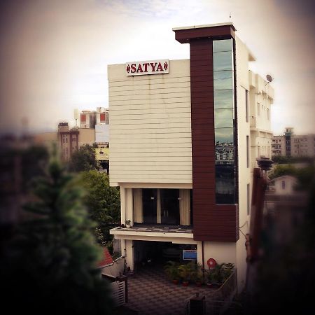 Hotel Satya Dehradun Exterior photo