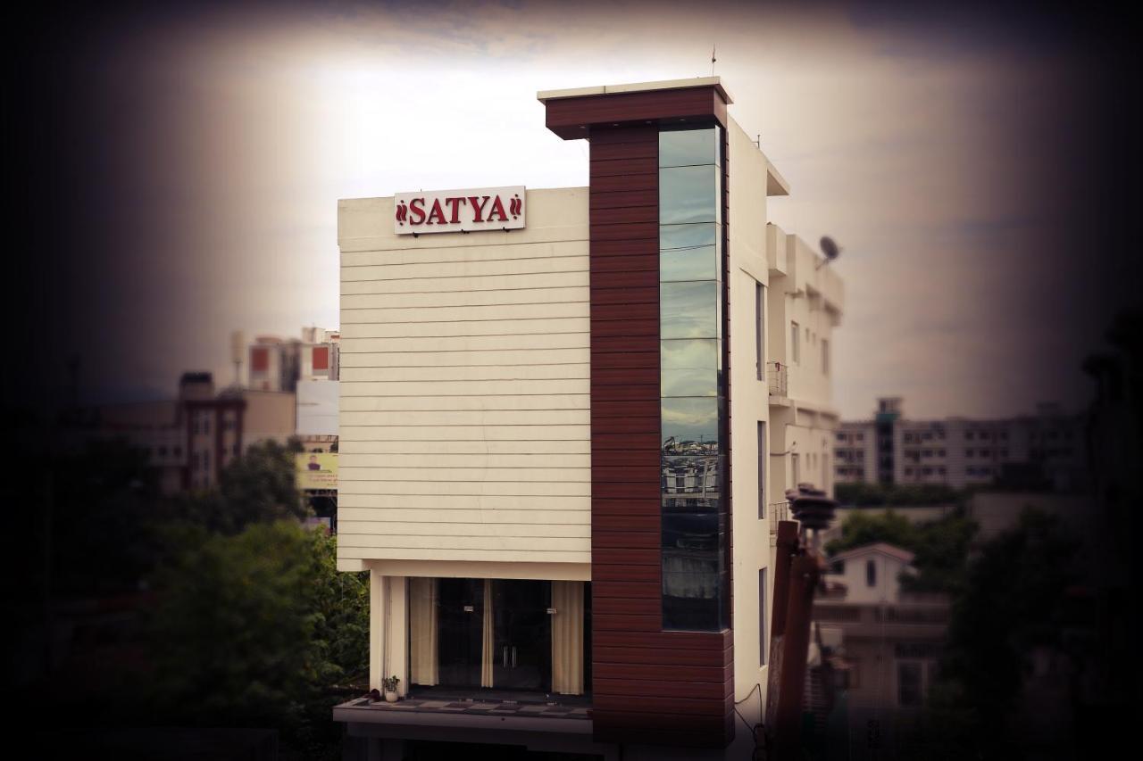 Hotel Satya Dehradun Exterior photo